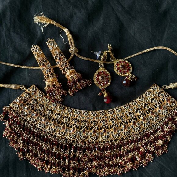 Bridal Costume Jewelry Set – Choker, Earrings & Bangles - Picture 3 of 9